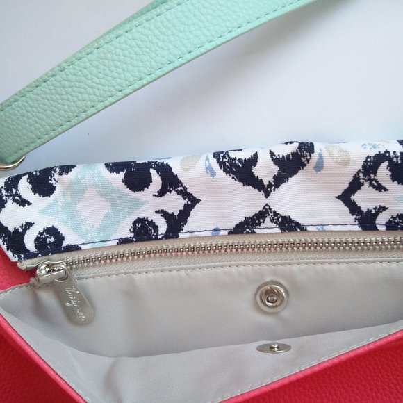 Thirty One Crossbody Bag - Picture 12 of 16
